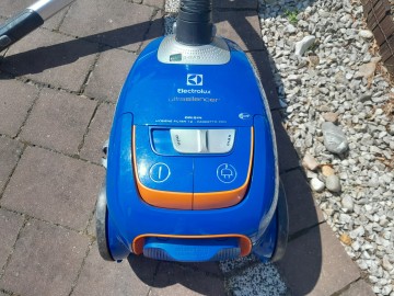 Odkurzacz ELECTROLUX ZUS3955CB+ Ultra Silencer S-bag