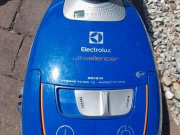 Odkurzacz ELECTROLUX ZUS3955CB+ Ultra Silencer S-bag