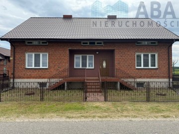 Dom  z  budynkami gospodarskimi Zakrzewo - gmina Babiak