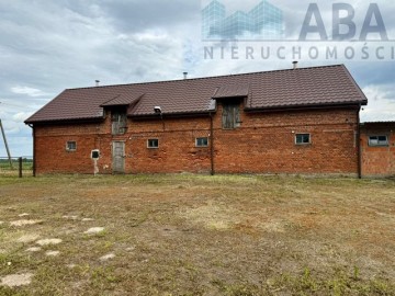 Dom z budynkami gospodarskimi Zakrzewo - gmina Babiak