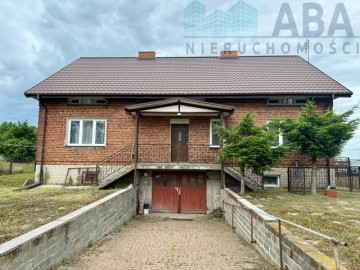 Dom z budynkami gospodarskimi Zakrzewo - gmina Babiak