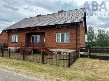 Dom z budynkami gospodarskimi Zakrzewo - gmina Babiak