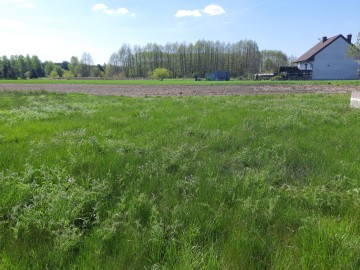 Sprzedam działkę budowlaną w Kawnicach