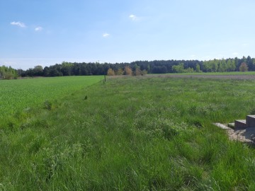 Sprzedam działkę budowlaną w Kawnicach