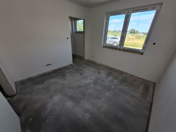 Sprzedam nowoczesny dom z pompą ciepła i fotow. - k. Konina