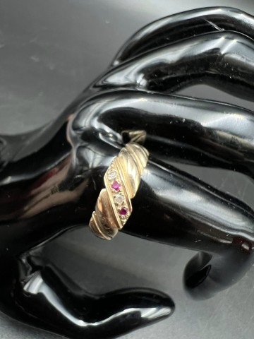 Złoty pierścionek  Pr&oacute;ba 585 Waga: 2.66 g