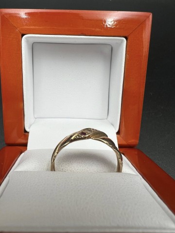 Złoty pierścionek  Pr&oacute;ba 585 Waga: 2.66 g