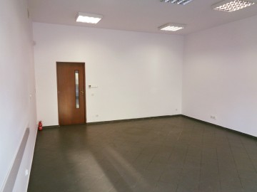 Ślesin - Lokal handlowo-usługowy