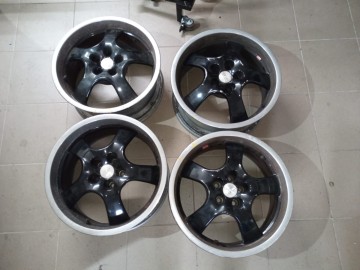 Felgi aluminiowe OZ Racing 8Jx17 5x100