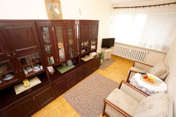 Konin, ul. Os. Legion&oacute;w - centrum, mieszkanie 3 pokoje.