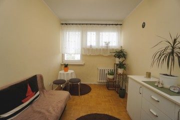 Konin, ul. Os. Legion&oacute;w - centrum, mieszkanie 3 pokoje.