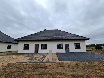 Sprzedam dom w zabudowie bliźniaczej &ndash; Konin, os.Międzylesie