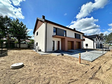 DOM DEWELOPERSKI W ZABUDOWIE BLIŹNIACZEJ POSOKA