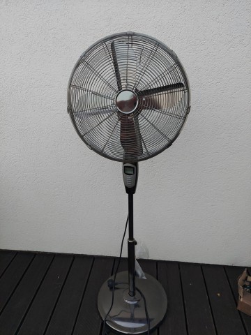 wentylator wiatrak metalowy pilot sprawny 140 cm