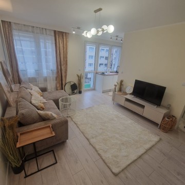 Sprzedam na 2 pietrze mieszkanie z balkonem !!! po remocie