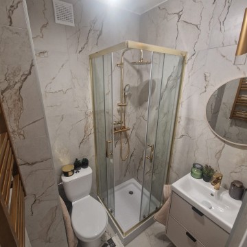 Sprzedam na 2 pietrze mieszkanie z balkonem !!! po remocie