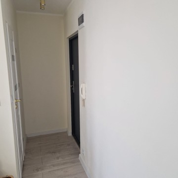 Sprzedam na 2 pietrze mieszkanie z balkonem !!! po remocie