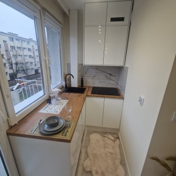 Sprzedam na 2 pietrze mieszkanie z balkonem !!! po remocie