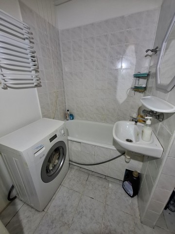 Na sprzedaż: 2-pokojowe mieszkanie na Os. V w Koninie