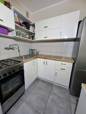 Na sprzedaż: 2-pokojowe mieszkanie na Os. V w Koninie