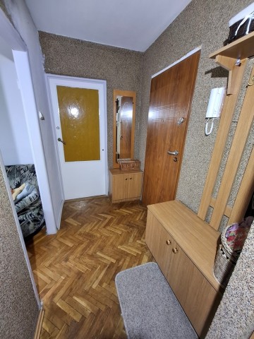 Na sprzedaż: 2-pokojowe mieszkanie na Os. V w Koninie