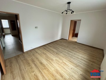 Mieszkanie 3-pokojowe + 2 m/ postojowe, Konin os. Chorzeń