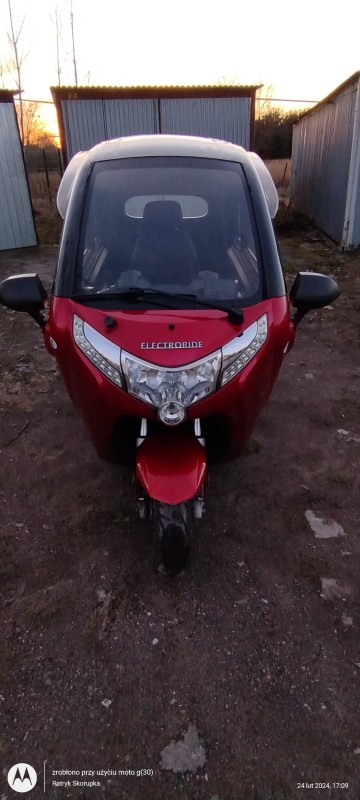 SKUTER ELEKTRYCZNY TRÓJKOŁOWY FROST