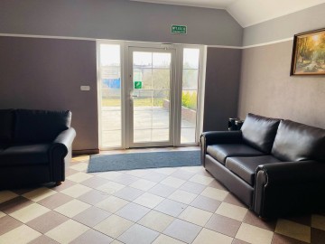 Sprzedam obiekt pod usługi - Międzylesie koło Turku