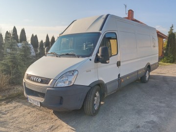 wypożycznie samochod&oacute;w dostawczych