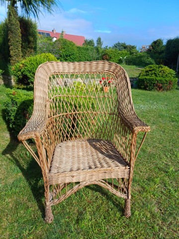 sprzedam fotel wiklinowy