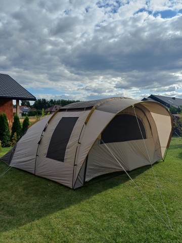 Sprzedam namiot Quechua 6 osobowy