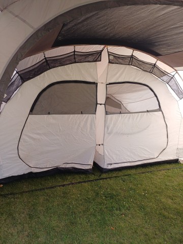Sprzedam namiot Quechua 6 osobowy