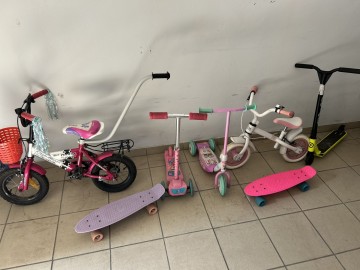 Sprzedam w&oacute;zek spacerowy foteliki samochodowe ł&oacute;ż czko