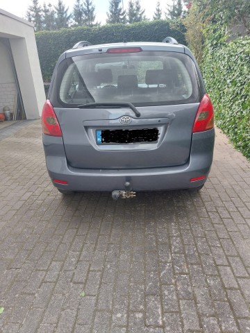 Sprzedam Toyota Corolla Verso 2.0 D4D