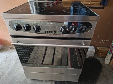 Kuchenka elektryczna z piekarnikiem Amica