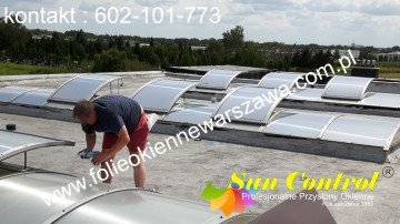 Montaż folii przeciwsłonecznej na szybach