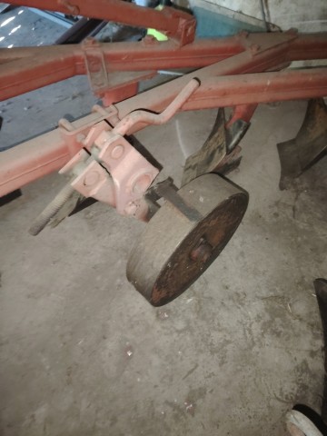 Pług 5 skibowy podorywkowy