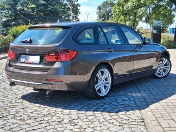 BMW 320d 184KM Modern X-Drive Jasne Skóry Navi El klapa