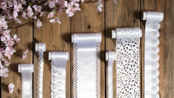 Koronki ażurowe , materiałowe ozdoby, taśmy cyrkoniowe