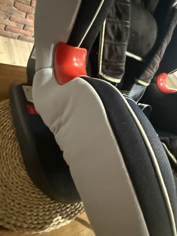 Fotelik samochodowy Caretero 9-25 kg