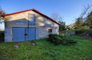 Na sprzedaż działka wraz z budynkiem garażowo-gospodarczym