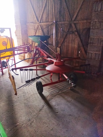 Zgrabiarka karuzelowa Fella TS280DN