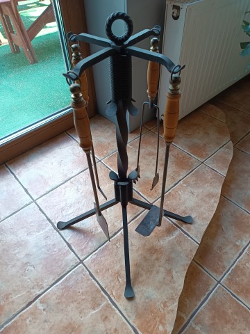 Sprzedam ZESTAW KOMINKOWY KUTY z lat 80