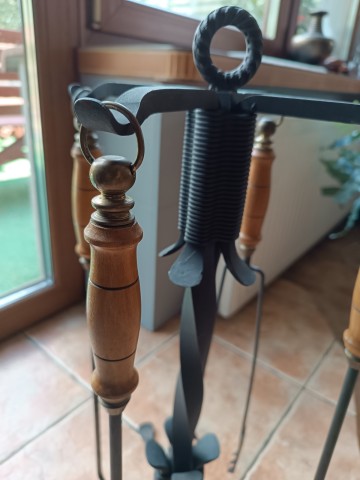 Sprzedam ZESTAW KOMINKOWY KUTY z lat 80