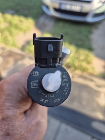 Sprzedam wtryski cena  450 zl