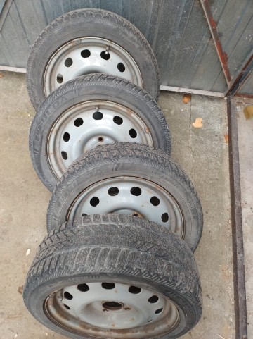 Sprzedam koła zim&oacute;wki 15 cali