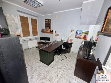 Na sprzedaż na parterze lokal użytkowy/mieszkalny&ndash;Al.1Maja