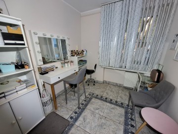 OKAZJA ! Na sprzedaż na parterze lokal  użytkowy/mieszkalny