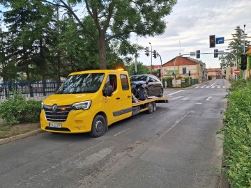 Holowanie pojazd&oacute;w, pomoc drogowa Konin 24H Laweta Mikuch