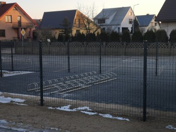 4 pokoje z poddaszem / parking / miejsce parkingowe